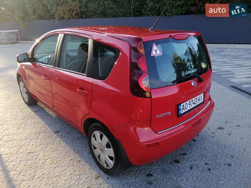 Хэтчбек Nissan Note 2010 в Ужгороде