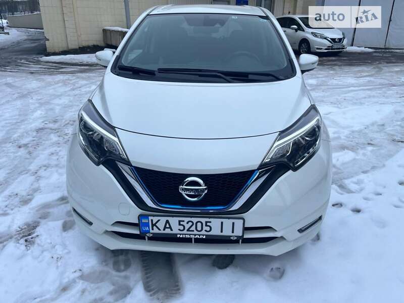 Хэтчбек Nissan Note 2016 в Киеве