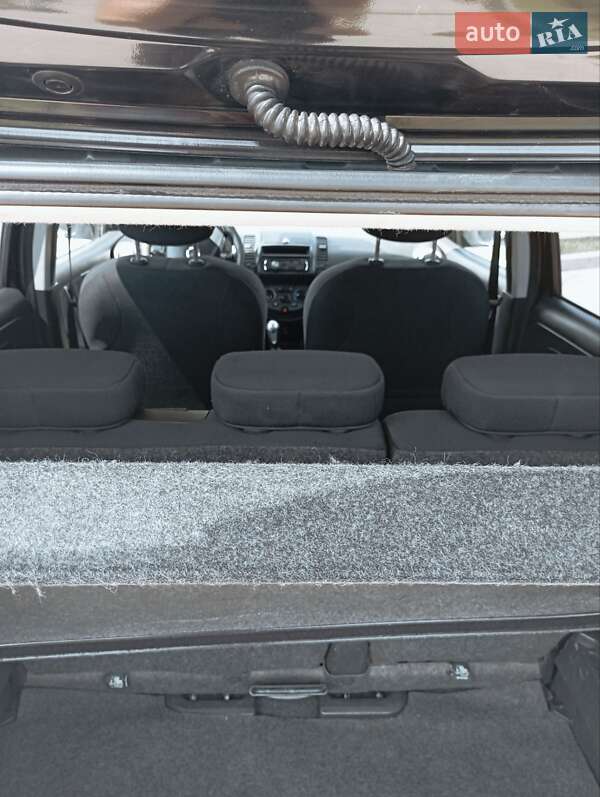 Хетчбек Nissan Note 2011 в 