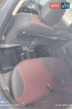 Хетчбек Nissan Note 2009 в Дубровиці