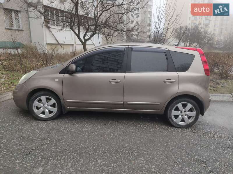 Хэтчбек Nissan Note 2008 в Украинке