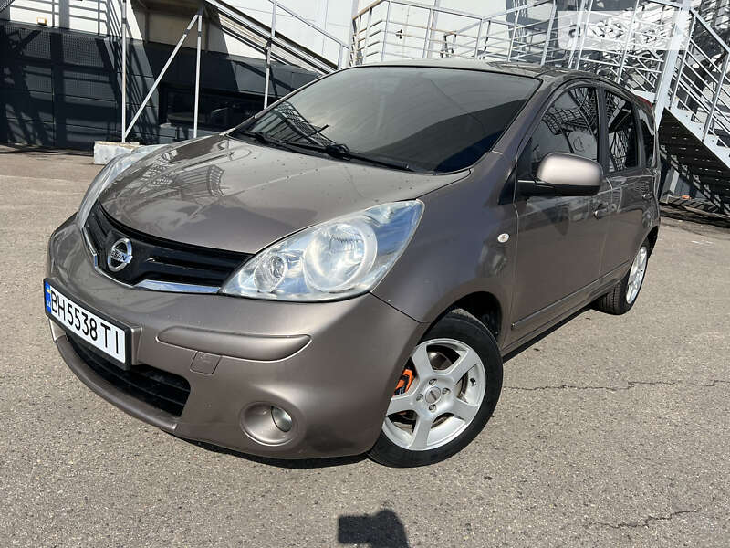 Хэтчбек Nissan Note 2010 в Одессе