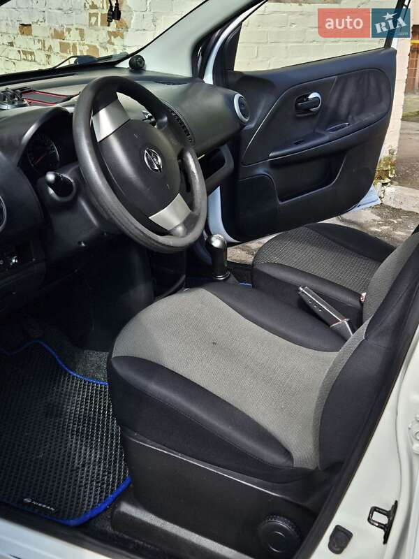 Хэтчбек Nissan Note 2011 в Киеве