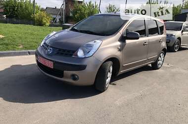 Хэтчбек Nissan Note 2008 в Остроге