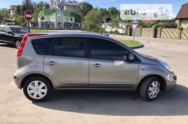 Хэтчбек Nissan Note 2008 в Остроге