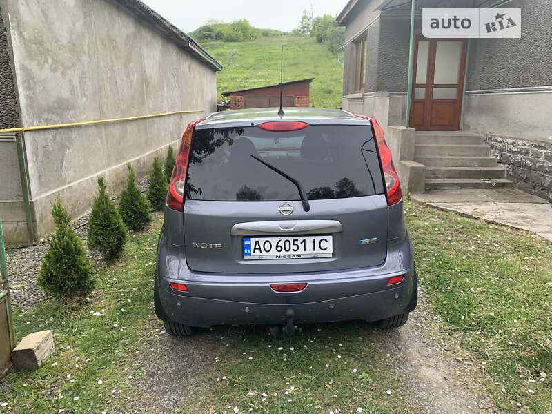 Хетчбек Nissan Note 2011 в Ужгороді