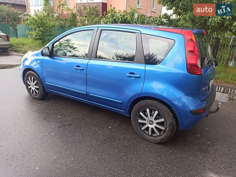 Хэтчбек Nissan Note 2006 в Староконстантинове