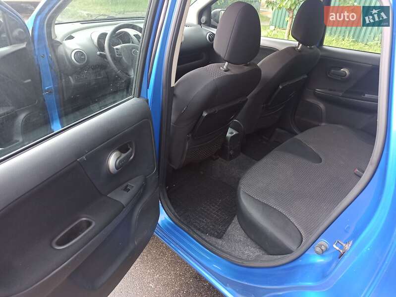 Хэтчбек Nissan Note 2006 в Староконстантинове
