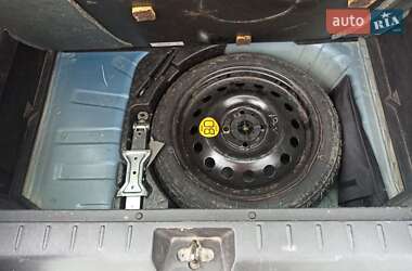 Хэтчбек Nissan Note 2006 в Староконстантинове
