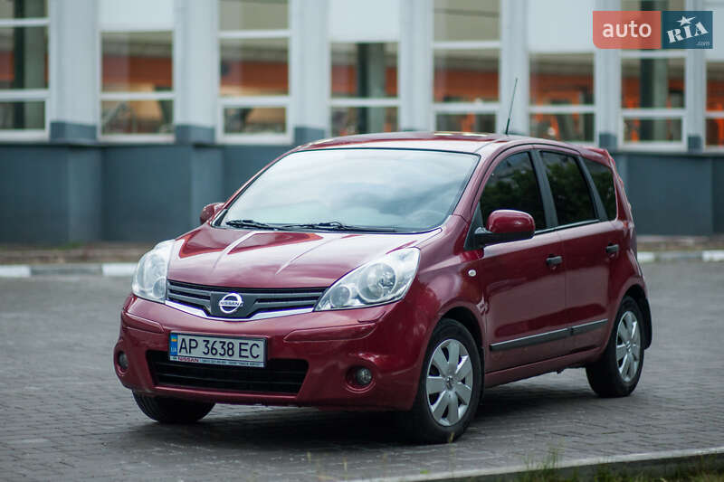 Хэтчбек Nissan Note 2012 в Запорожье