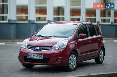 Хэтчбек Nissan Note 2012 в 