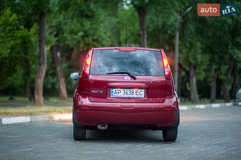 Хэтчбек Nissan Note 2012 в Запорожье