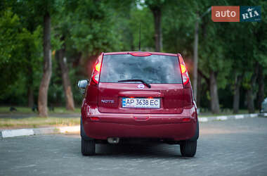 Хэтчбек Nissan Note 2012 в 
