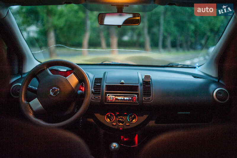 Хэтчбек Nissan Note 2012 в Запорожье