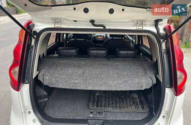 Хэтчбек Nissan Note 2012 в 