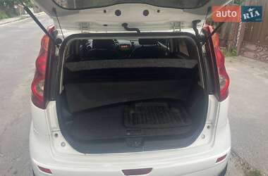 Хэтчбек Nissan Note 2012 в 