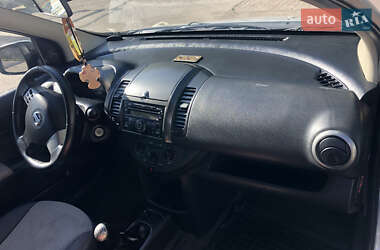 Хэтчбек Nissan Note 2008 в 
