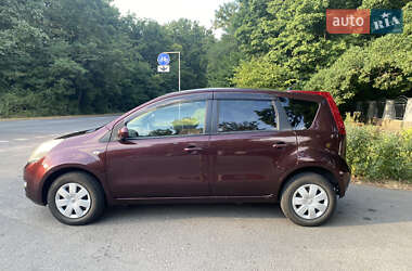 Хетчбек Nissan Note 2012 в 