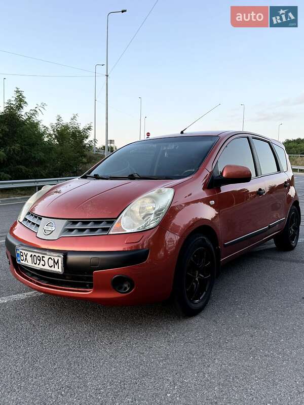 Хетчбек Nissan Note 2006 в Хмельницькому