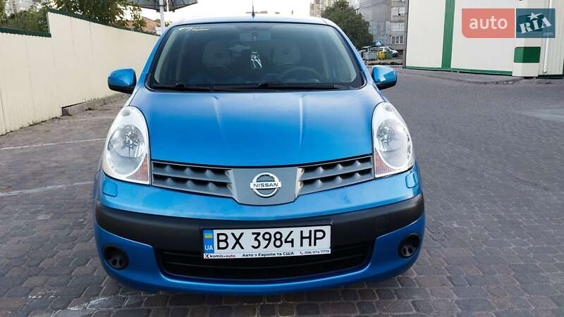 Хэтчбек Nissan Note 2007 в 