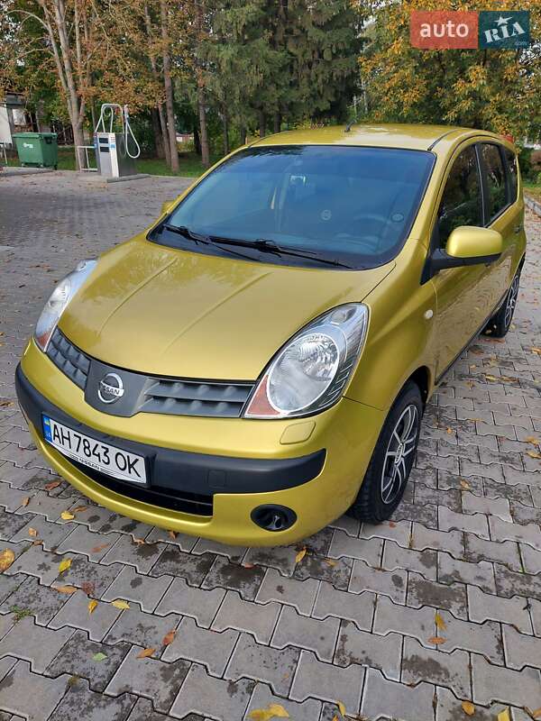 Хэтчбек Nissan Note 2006 в Черновцах