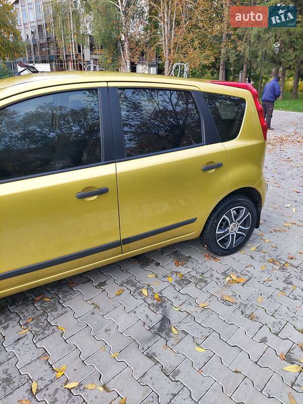 Хэтчбек Nissan Note 2006 в Черновцах