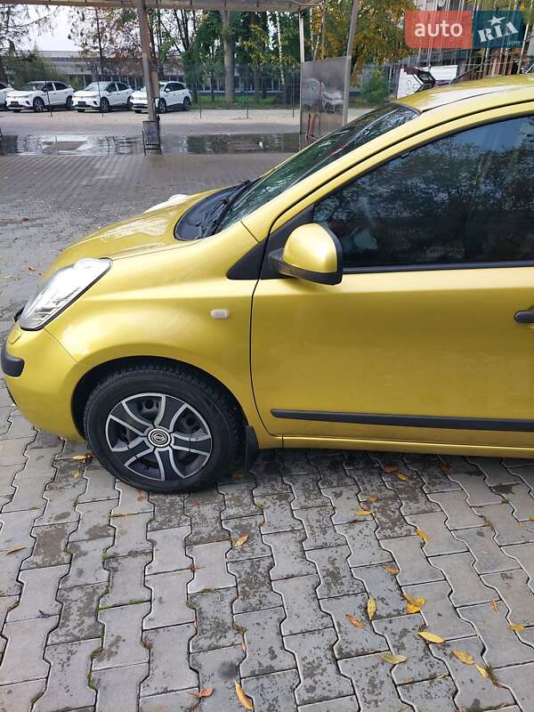 Хэтчбек Nissan Note 2006 в Черновцах