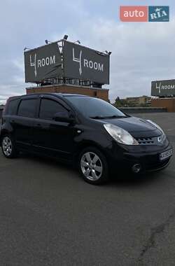 Хэтчбек Nissan Note 2008 в 