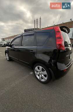 Хэтчбек Nissan Note 2008 в 
