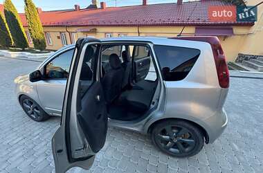 Хэтчбек Nissan Note 2011 в 