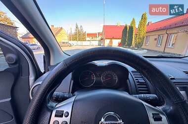 Хэтчбек Nissan Note 2011 в 