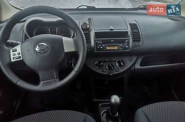 Хэтчбек Nissan Note 2006 в Бурыни