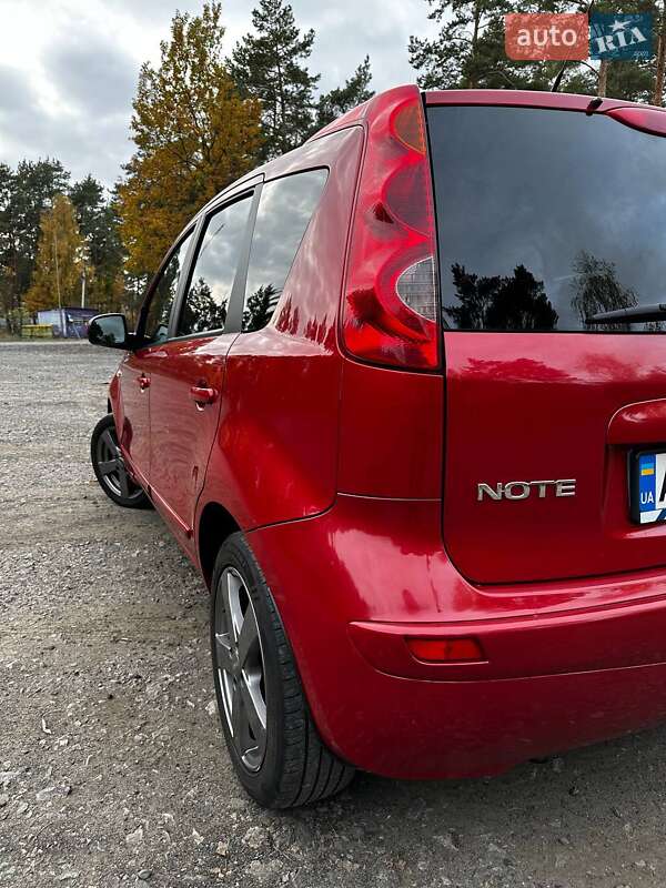 Хэтчбек Nissan Note 2008 в Киеве