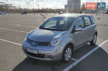 Хэтчбек Nissan Note 2008 в 