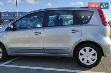 Хэтчбек Nissan Note 2008 в 