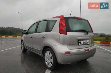 Хэтчбек Nissan Note 2008 в 