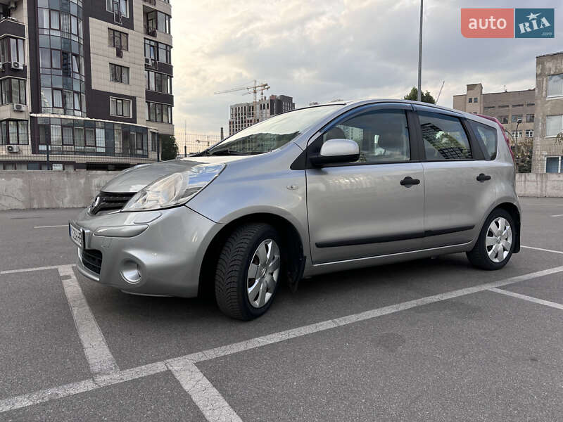 Хэтчбек Nissan Note 2011 в Чернигове