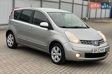 Хэтчбек Nissan Note 2007 в 