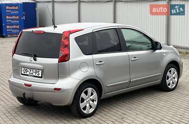 Хэтчбек Nissan Note 2007 в 