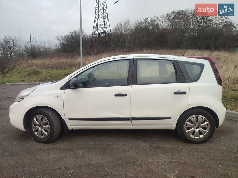 Хэтчбек Nissan Note 2009 в Львове