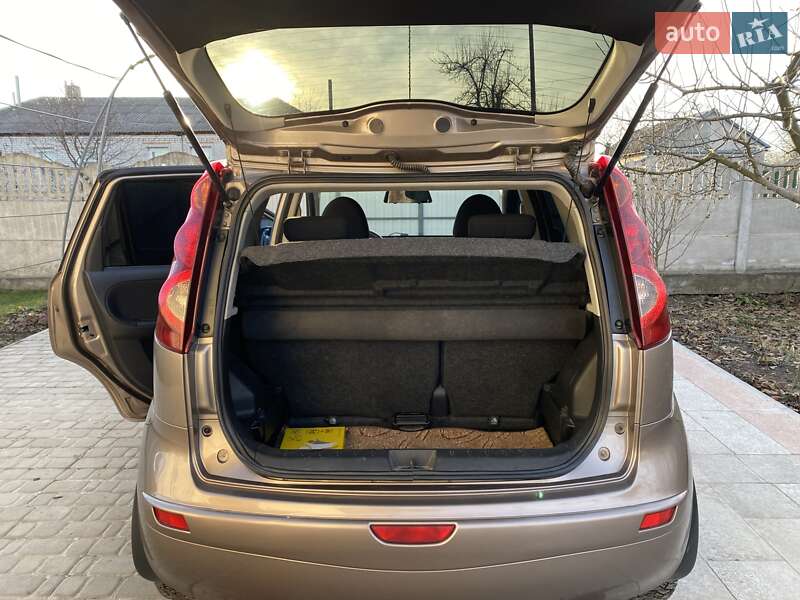 Хэтчбек Nissan Note 2011 в Андрушевке