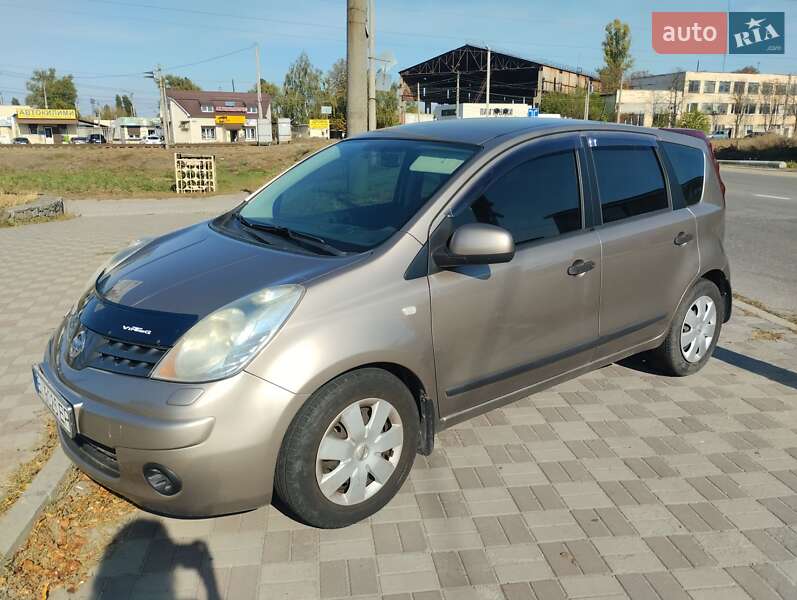 Хэтчбек Nissan Note 2008 в Кременчуге