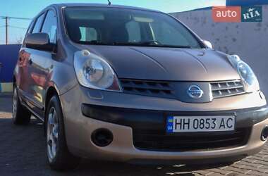 Хэтчбек Nissan Note 2006 в Раздельной