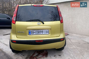 Хэтчбек Nissan Note 2006 в 