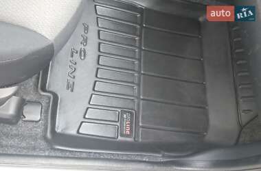 Хэтчбек Nissan Note 2011 в 