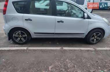 Хэтчбек Nissan Note 2008 в 