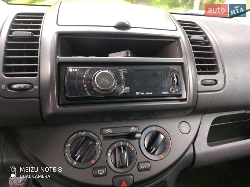 Хэтчбек Nissan Note 2007 в Городке