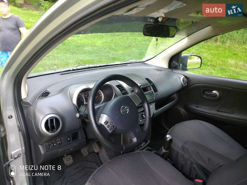 Хэтчбек Nissan Note 2007 в Городке
