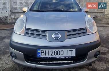 Хэтчбек Nissan Note 2006 в Подольске