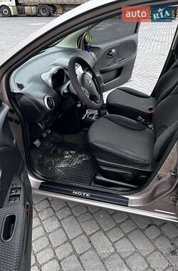 Хэтчбек Nissan Note 2007 в 